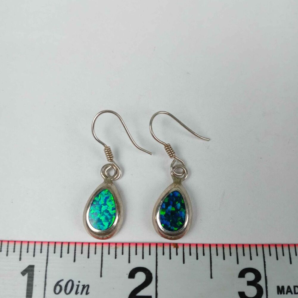 Sterling silver pierced earrings - Picture 2 of 3